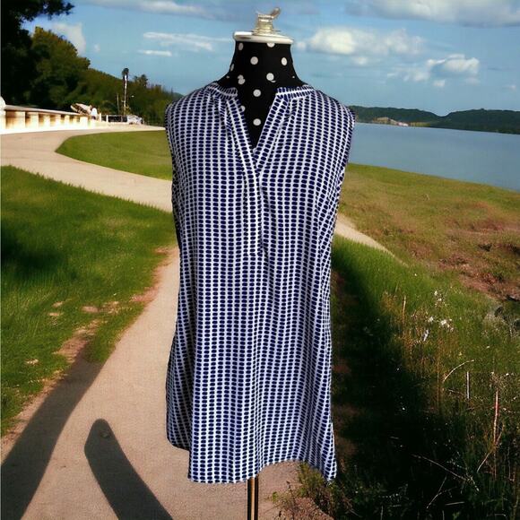 Chico's Womens Tunic Blouse Sz 0 S 4 Blue Polka Dot Sleeveless V-Neck Button Up - Picture 1 of 8